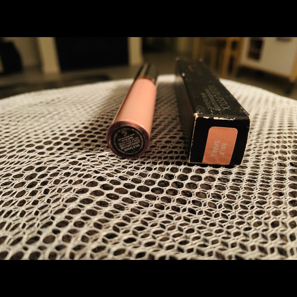 Anastasia lipgloss Milk Shake color